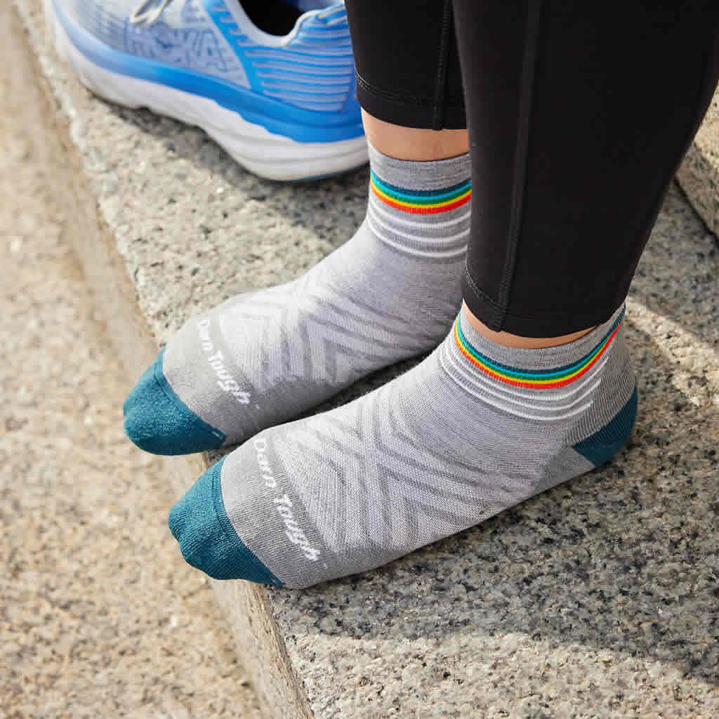 Women's Run 1/4 Ultra-Lightweight Cushion Socks - Image 11