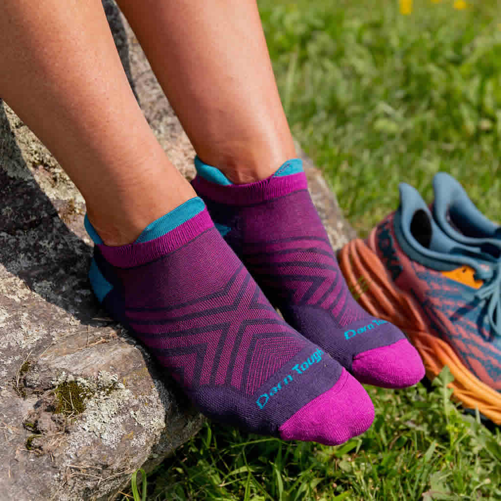 Women's Run No Show Tab Ultra-Lightweight Cushion Socks - Image 9