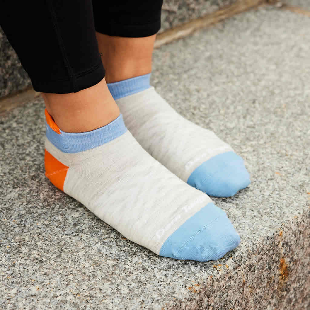 Women's Run No Show Tab Ultra-Lightweight Socks - Image 11