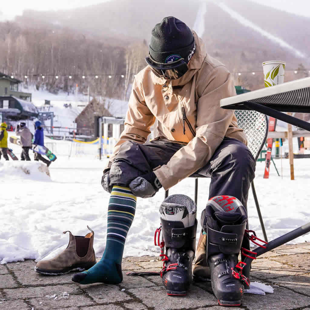 Men's Snowpack Over-the-Calf Midweight Cushion Ski and Snowboard Sock - Image 2