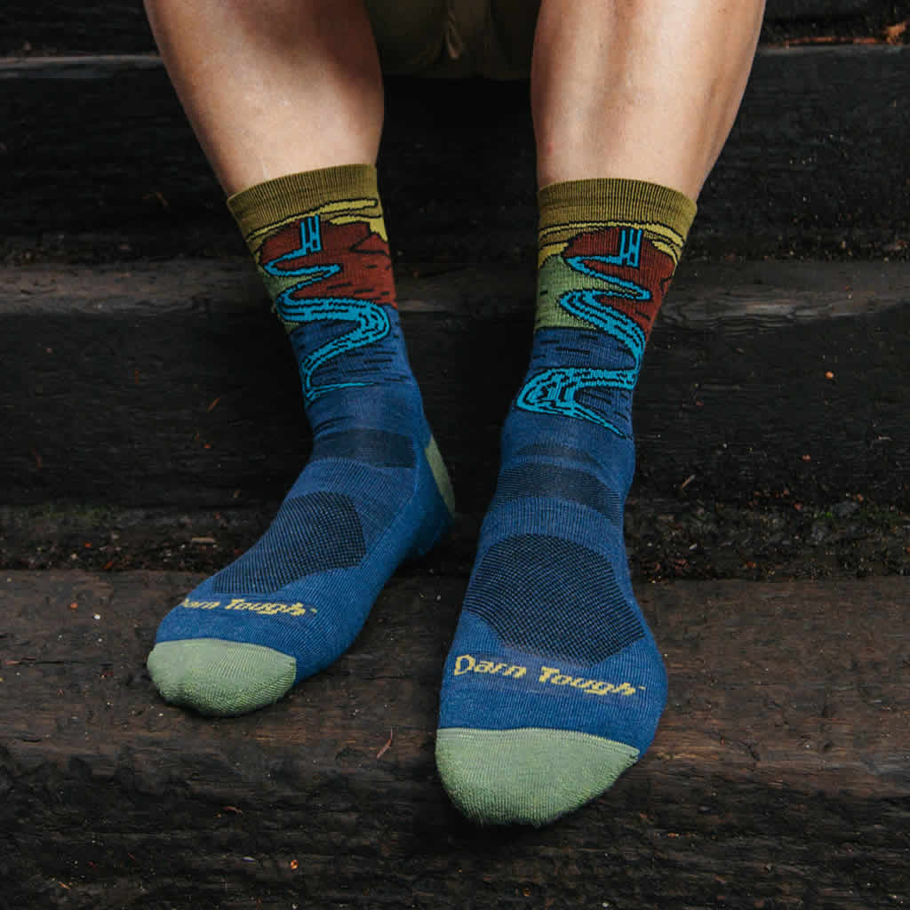 Men's Chasing Waterfalls Micro Crew Lightweight Hiking Socks - Image 10