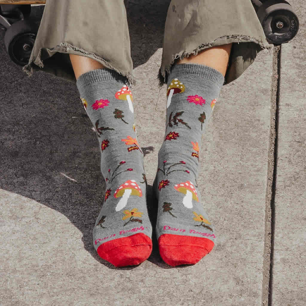 Women's Shroom Bloom Crew Lightweight Lifestyle Socks - Image 5