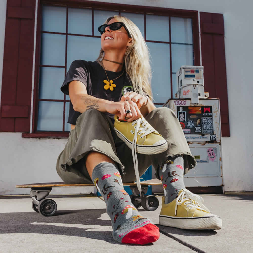 Women's Shroom Bloom Crew Lightweight Lifestyle Socks - Image 6